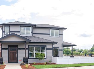 1404 N Haskell St, Central Point, OR 97502