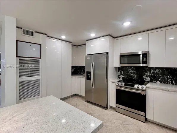 6841 SW 147th Ave APT 2H, Miami, FL 33193