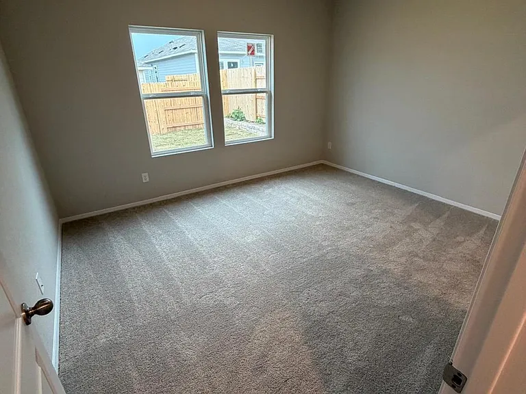 2615 Deren Ln — Photo 16