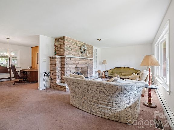 5th image of 513 2nd Avenue Pl NE