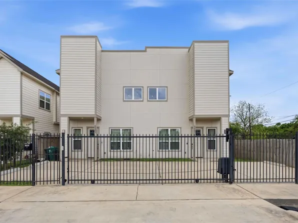 9320 Coffee St #A/b, Houston, TX 77033