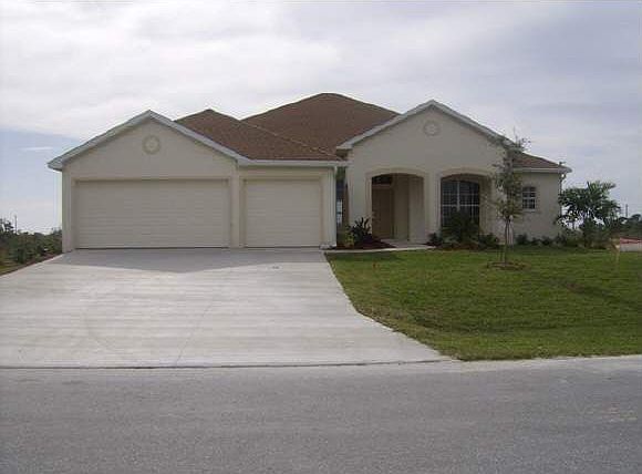Front view of home