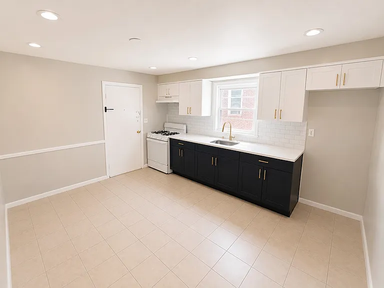 229 Eastern Pkwy #1 — Photo 2