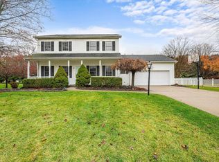 51731 Deer Trail Dr, Granger, IN 46530