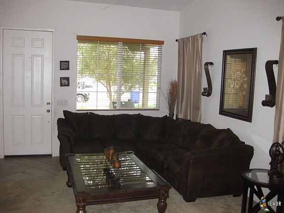 4th image of 41 W Black Horse Dr