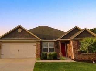 208 E Laurel Ave, Rogers, AR 72758