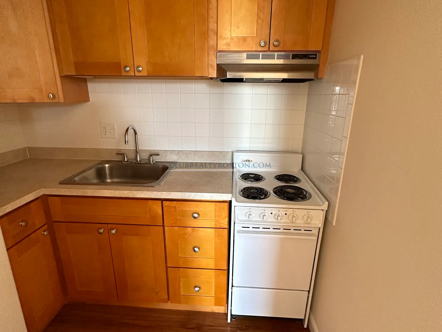1 bed, 1.0 bath, $2,100 — Photo 3