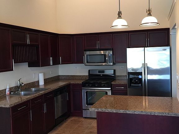 3rd image of 5222 Bloomsbury Ln #6