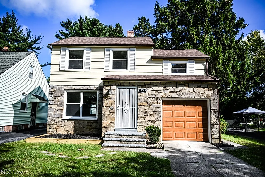 19505 Sunset Dr photo 1