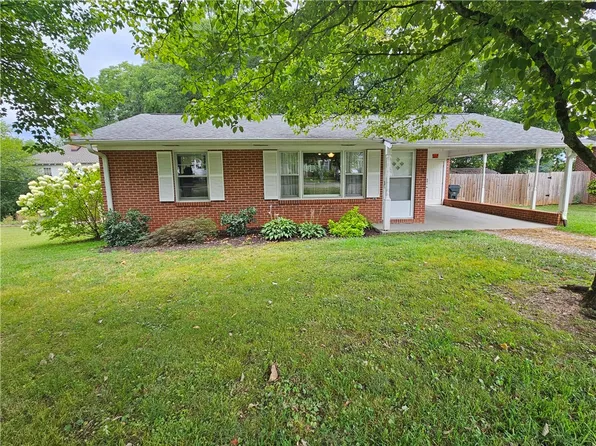 201 Augusta St, Westminster, SC 29693