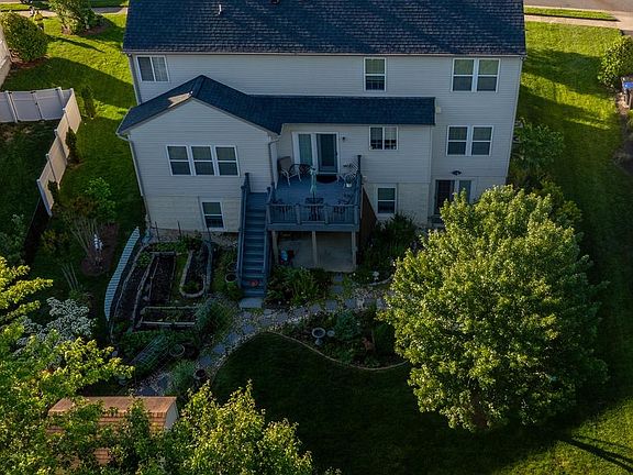 3rd image of 20 Dewitt Rd