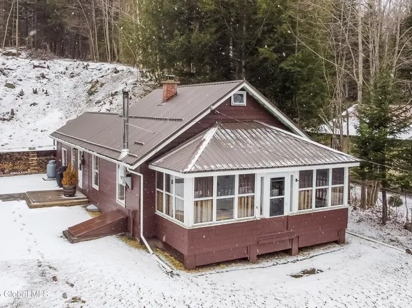 956 Deerland Road, Long Lake, NY 12847