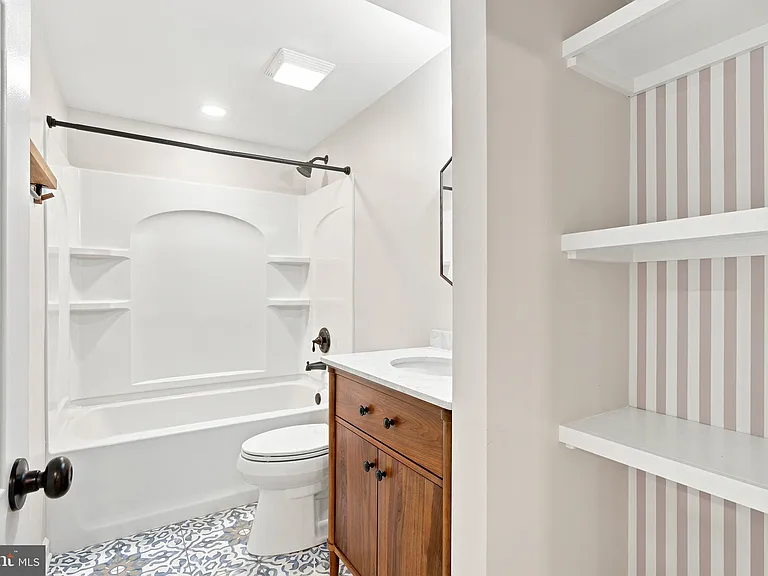 11414 Bronzedale Dr — Photo 48
