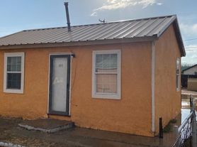 1112 Binkley Ave, Dumas, TX