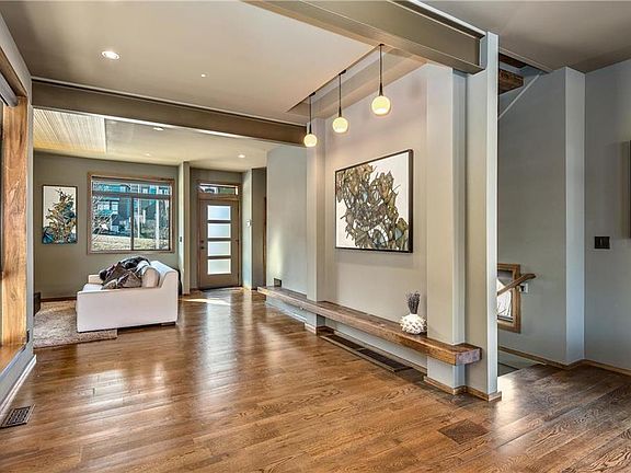 5th image of 2419 Forest Ave