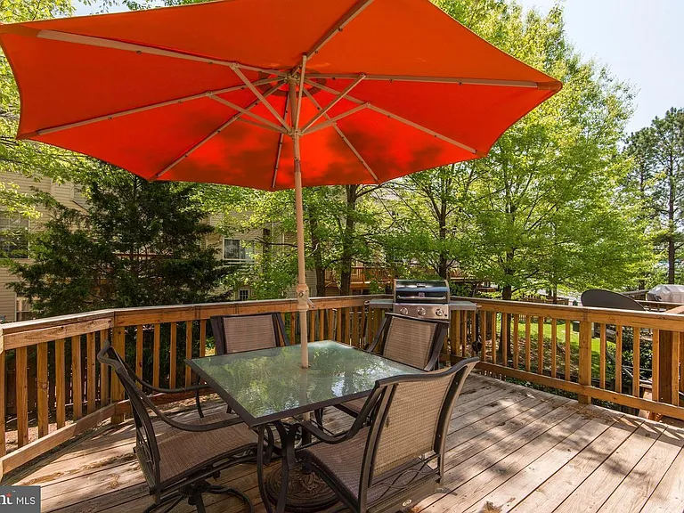 Deck next to kitchen