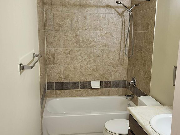 4th image of 2363 S Green St #B