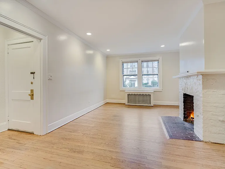 The Clarendon Apartments of West Hartford! — Photo 28