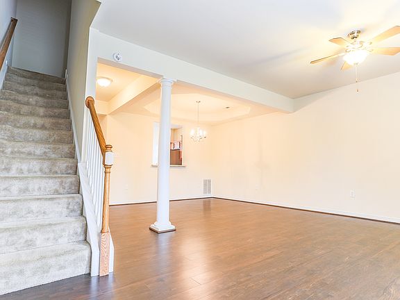 4th image of 104 Colter Dr