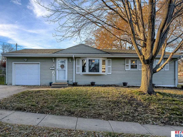 9212 Fowler Cir, Omaha, NE 68134