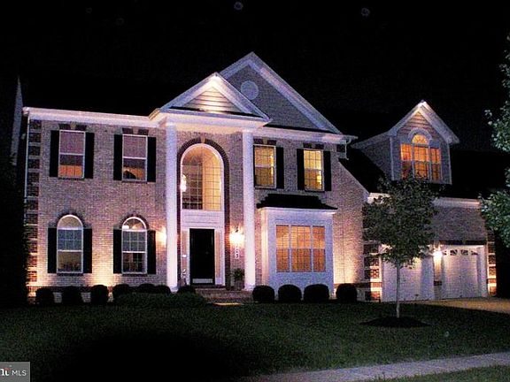 3rd image of 303 Fortress Ct