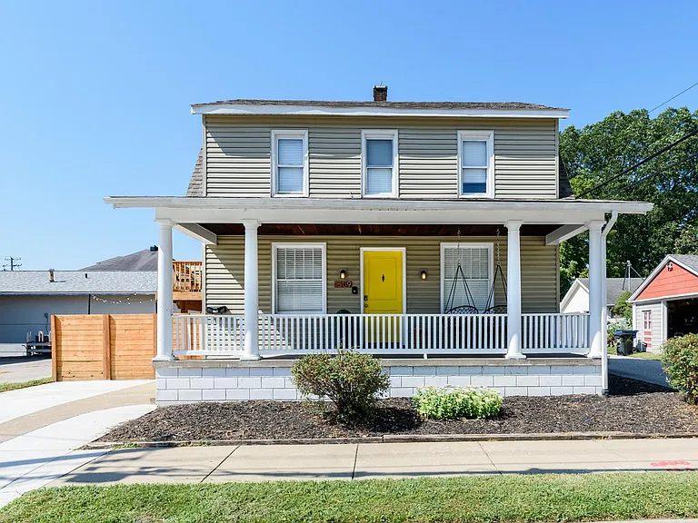 1509 W Clark St — Photo 1