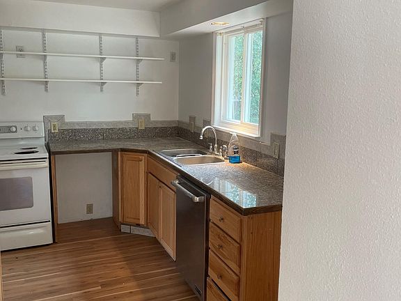 2nd image of 2611 E Marshall Ave