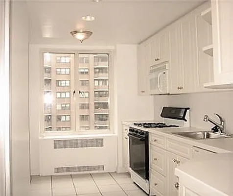 Rented by essential NEW YORK Real Estate | media 3