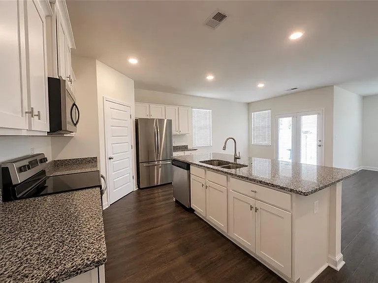 236 Sullivan St — Photo 4