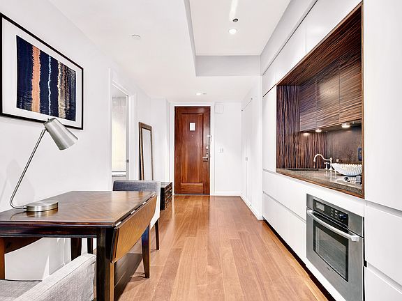 5th image of 55 Wall St APT 814
