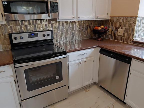5th image of 2105 Churchill Downs Dr