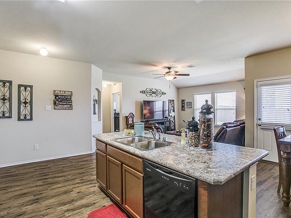 4th image of 316 Plum Dr