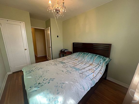 4th image of 2555 Batchelder St APT 3J