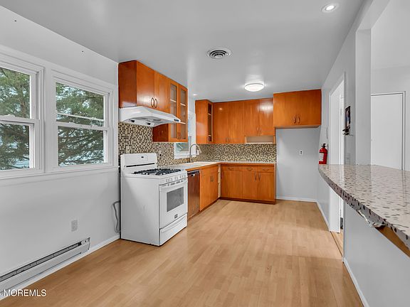 4th image of 15 Woodland Drive