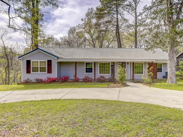 355 Honeysuckle Ln, Vicksburg, MS 39183
