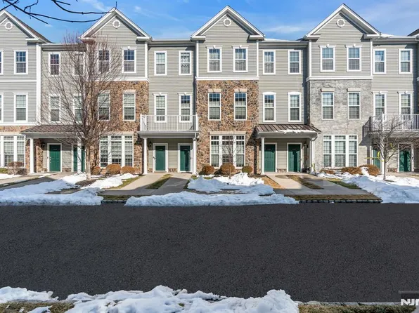 17 Jasmine Ln #1109, Garfield, NJ 07026