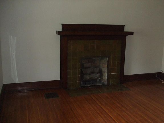 2nd image of 1957 Roanoke Ave #House