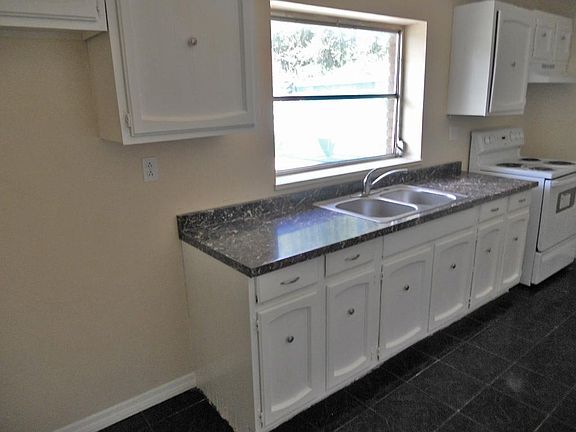 4th image of 202 S 31st Street