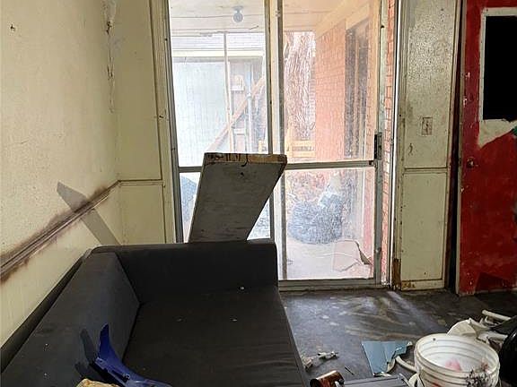 5th image of 120 NW 81st St