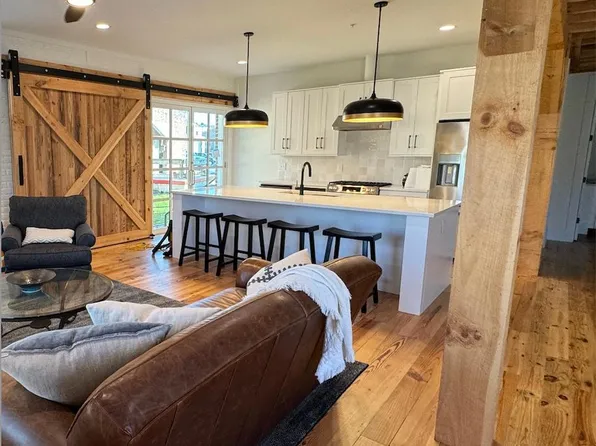 2430 Emerald Pl #B, Greenville, NC 27834