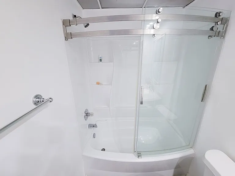7119 N Holiday Dr — Photo 28