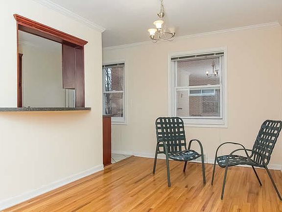 4th image of 990 Cleveland Ave