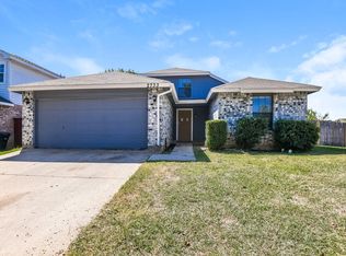 2733 Forest Creek Dr, Fort Worth, TX 76123