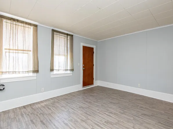 2429 S 5th St, Milwaukee, WI 53207