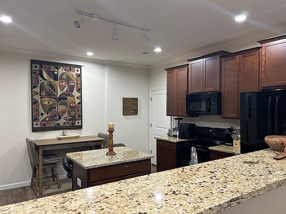 4th image of 6559 Donahue Dr