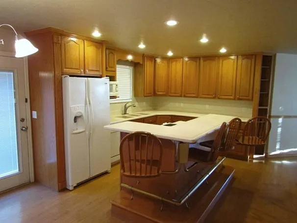 4 bed, 4.0 bath, 3256 sqft, $3,040 — Photo 3