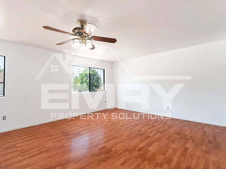 9781 S Karmont Ave — Photo 22