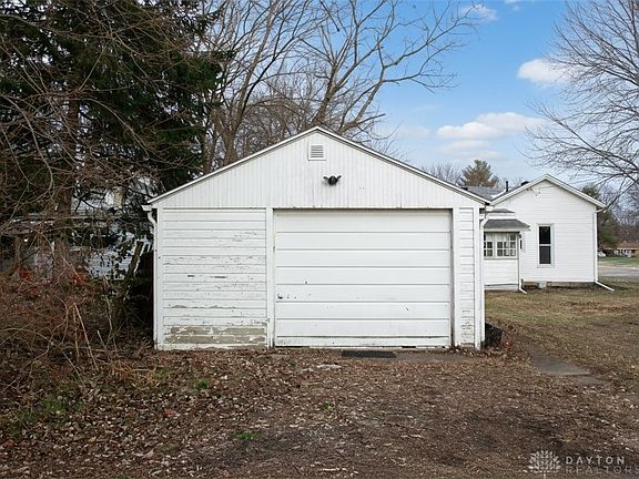 4th image of 331 E Monfort St