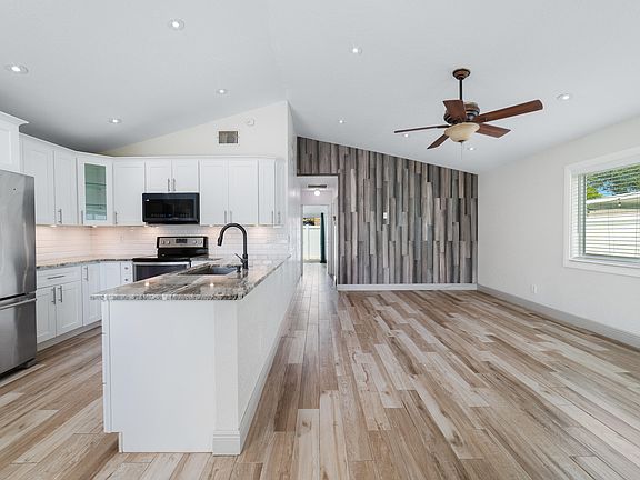 3rd image of 7 Cardiff Way