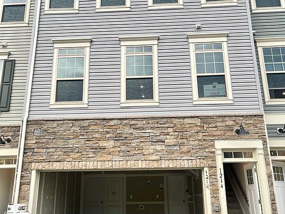 2nd image of 1214 Creek Bank Dr